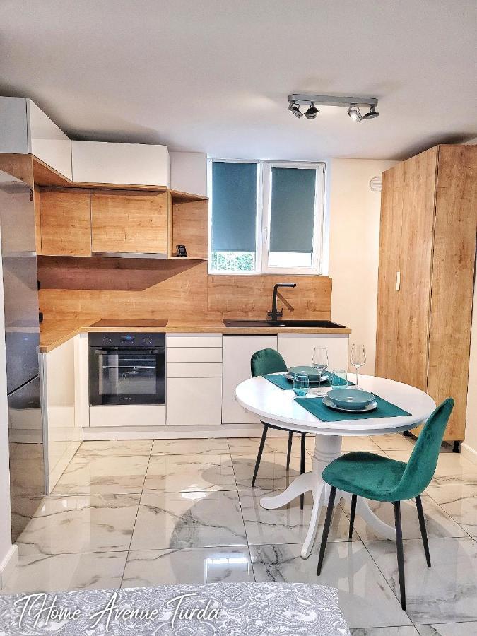 Thome Salt Avenue Turda Bagian luar foto