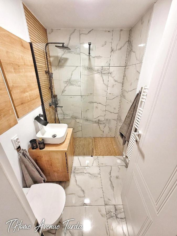 Thome Salt Avenue Turda Bagian luar foto