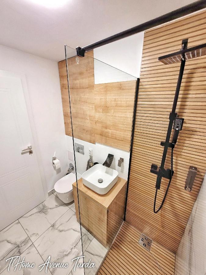 Thome Salt Avenue Turda Bagian luar foto
